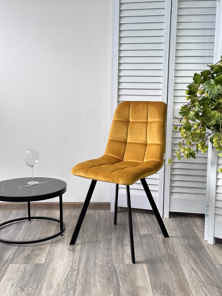 Стул CHILLI SQUARE BLUVEL-68 желтый, велюр / черный каркас М-City